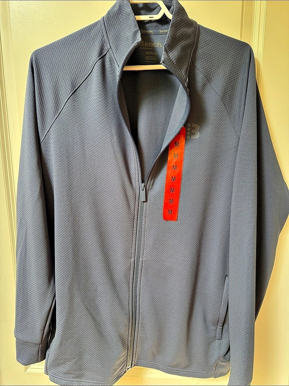 Bench. MMMA Men's Gray Zip Jacket Medium NWT